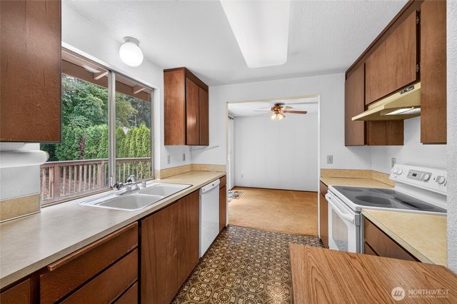 6218 99th Street Ct E, Puyallup, WA 98373