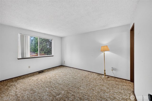 6218 99th Street Ct E, Puyallup, WA 98373