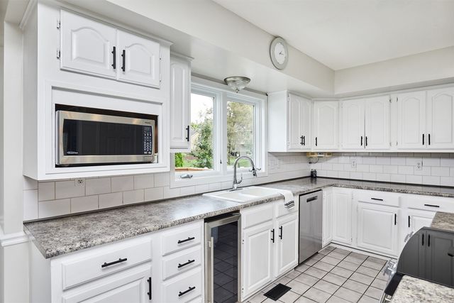 1105 58th Street, West Des Moines, IA 50266