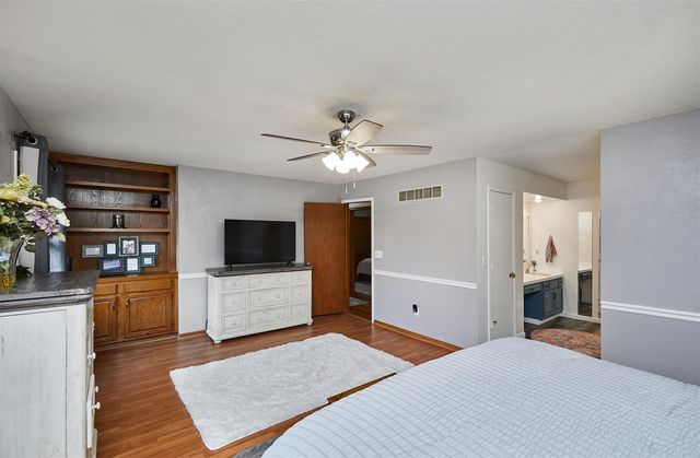 1105 58th Street, West Des Moines, IA 50266