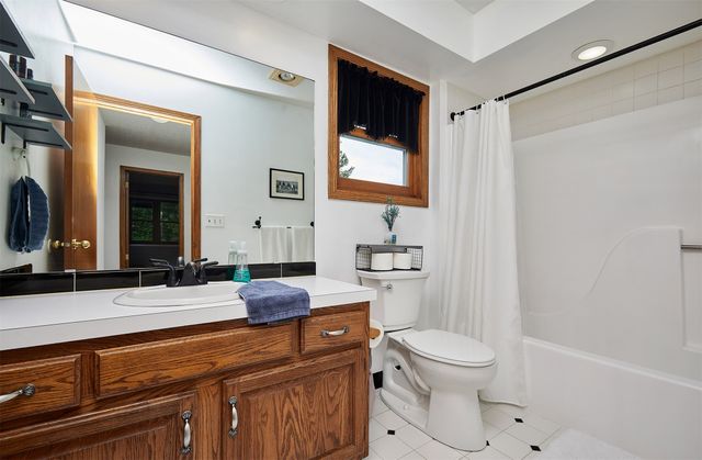 1105 58th Street, West Des Moines, IA 50266