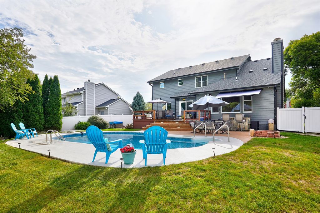 1105 58th Street, West Des Moines, IA 50266