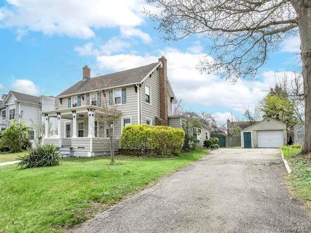 75 Grove Street, Glenwood Landing, NY 11547