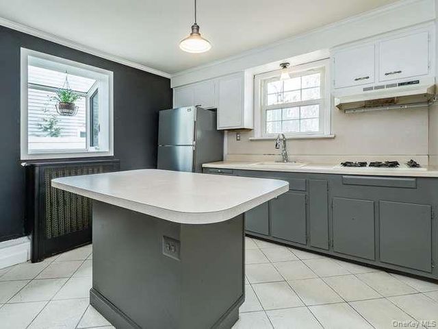 75 Grove Street, Glenwood Landing, NY 11547