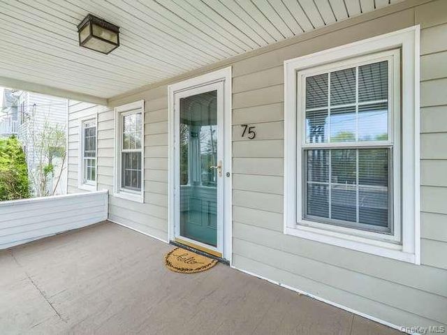 75 Grove Street, Glenwood Landing, NY 11547