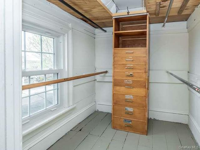 75 Grove Street, Glenwood Landing, NY 11547