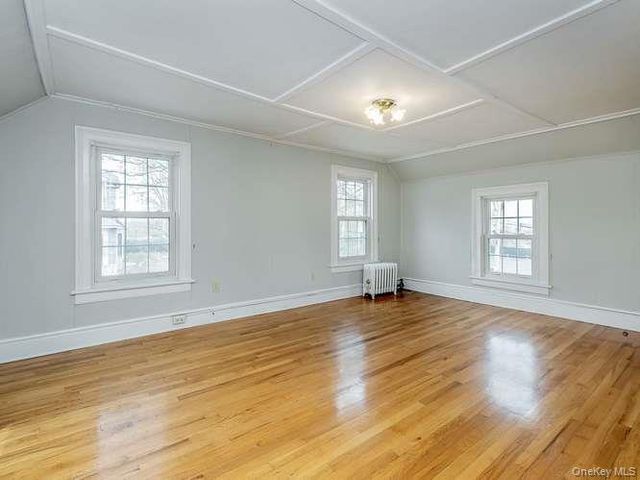 75 Grove Street, Glenwood Landing, NY 11547