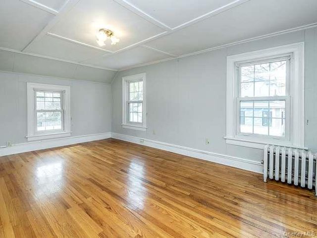 75 Grove Street, Glenwood Landing, NY 11547