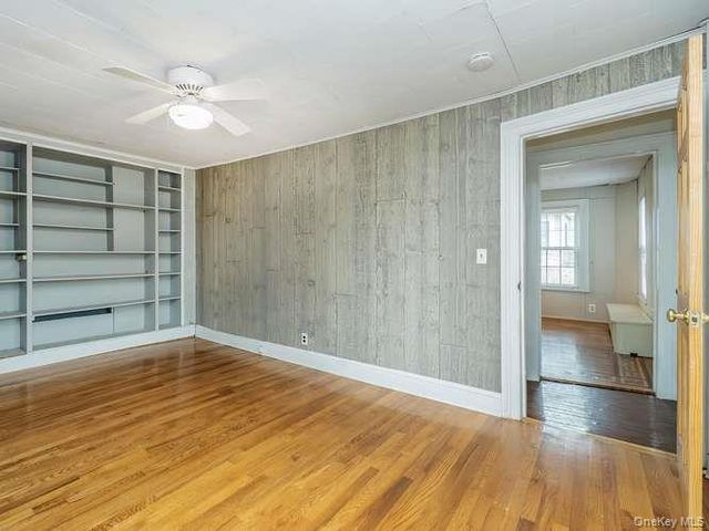 75 Grove Street, Glenwood Landing, NY 11547