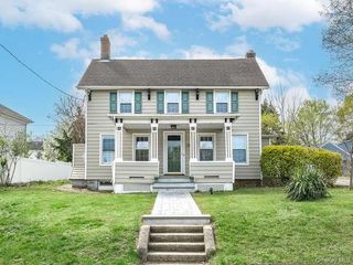 75 Grove Street, Glenwood Landing, NY 11547