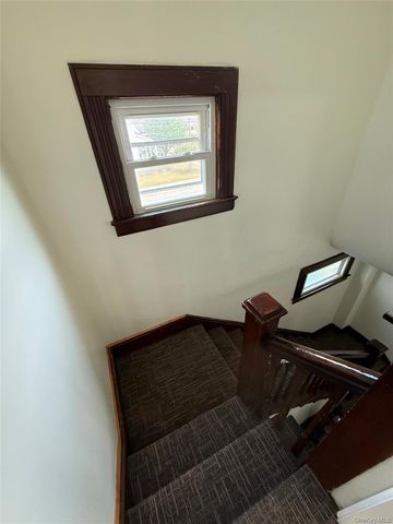 40 S Corona Avenue 2ND FLOOR, Valley Stream, NY 11580