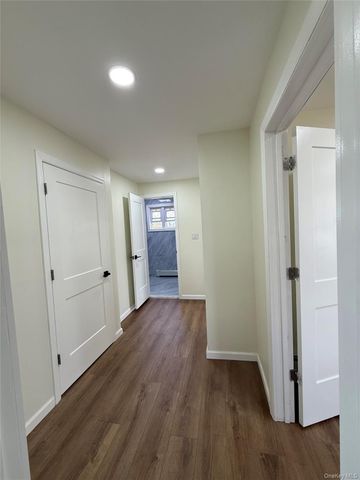 40 S Corona Avenue 2ND FLOOR, Valley Stream, NY 11580