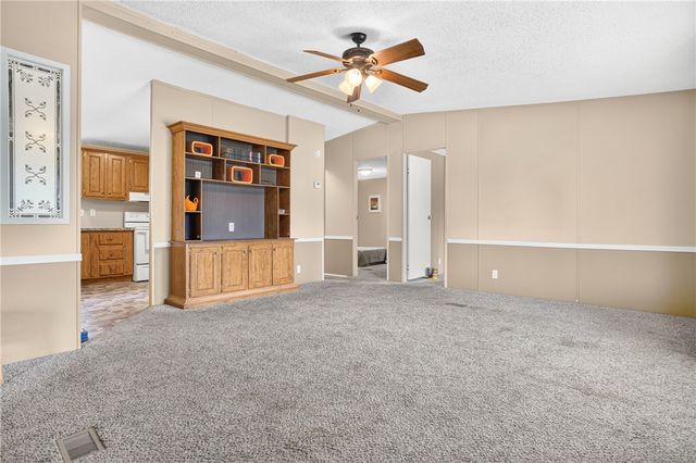 20 WHITE Road, Russellville, AR 72802