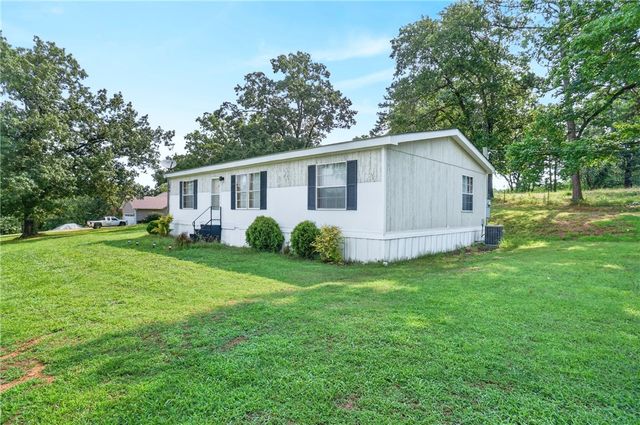 20 WHITE Road, Russellville, AR 72802