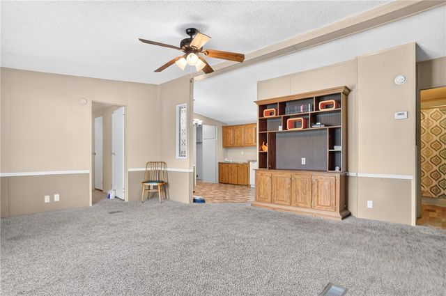 20 WHITE Road, Russellville, AR 72802