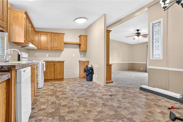 20 WHITE Road, Russellville, AR 72802