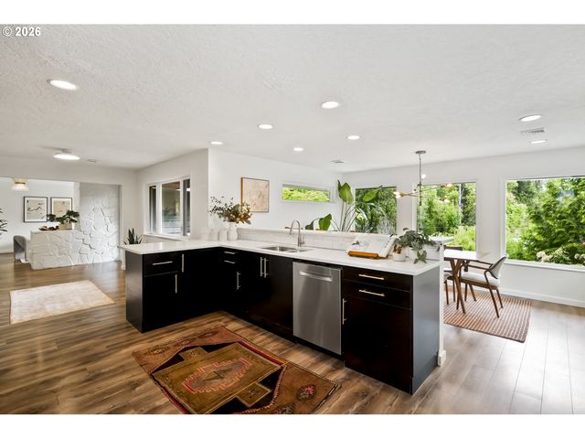 4000 Se ALDERCREST Rd, Milwaukie, OR 97222