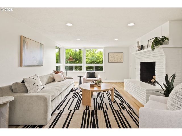 4000 Se ALDERCREST Rd, Milwaukie, OR 97222