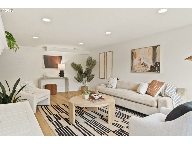 4000 Se ALDERCREST Rd, Milwaukie, OR 97222