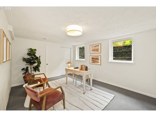 4000 Se ALDERCREST Rd, Milwaukie, OR 97222