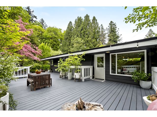 4000 Se ALDERCREST Rd, Milwaukie, OR 97222