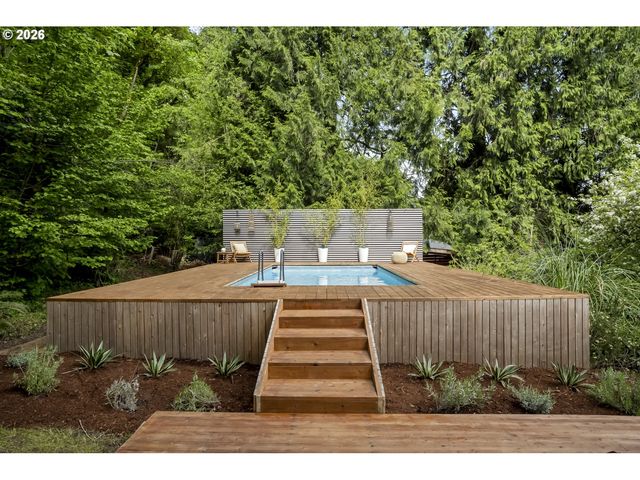 4000 Se ALDERCREST Rd, Milwaukie, OR 97222