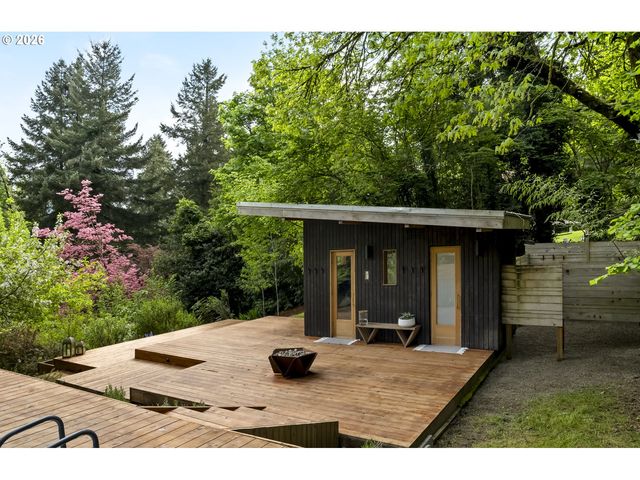 4000 Se ALDERCREST Rd, Milwaukie, OR 97222