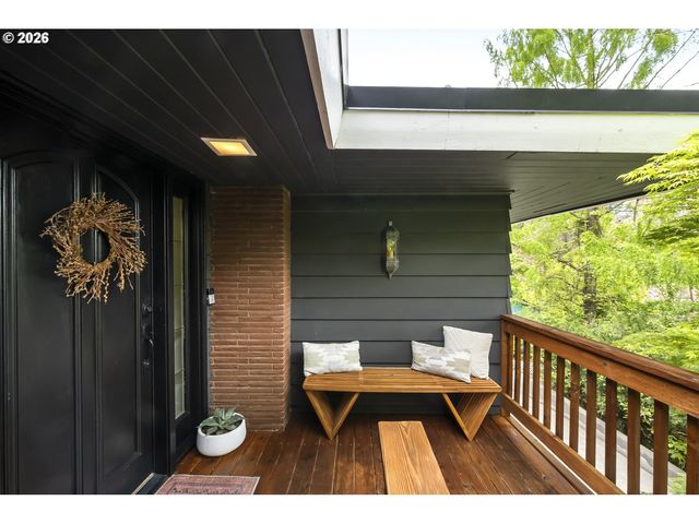 4000 Se ALDERCREST Rd, Milwaukie, OR 97222