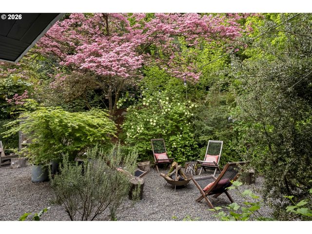 4000 Se ALDERCREST Rd, Milwaukie, OR 97222