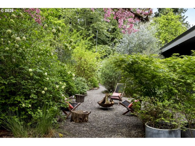 4000 Se ALDERCREST Rd, Milwaukie, OR 97222