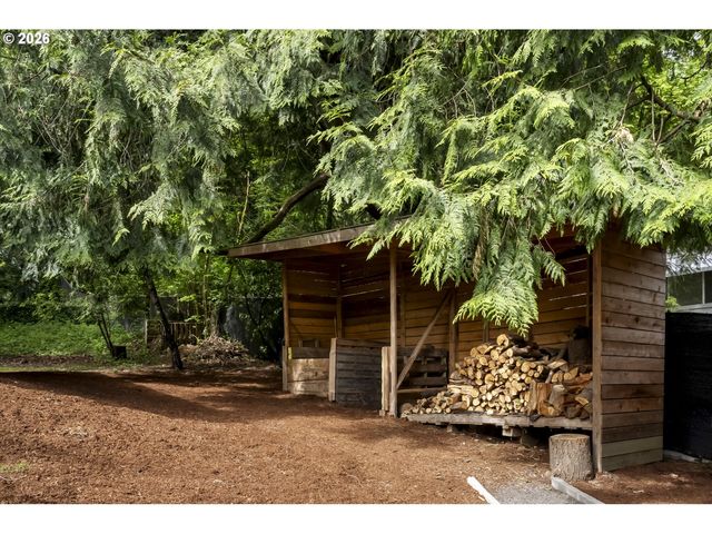 4000 Se ALDERCREST Rd, Milwaukie, OR 97222