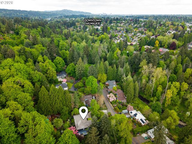 4000 Se ALDERCREST Rd, Milwaukie, OR 97222