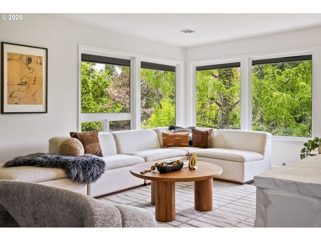 4000 Se ALDERCREST Rd, Milwaukie, OR 97222