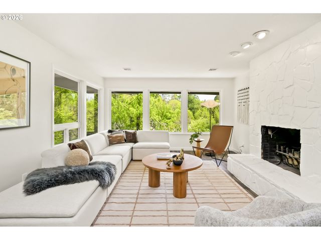 4000 Se ALDERCREST Rd, Milwaukie, OR 97222