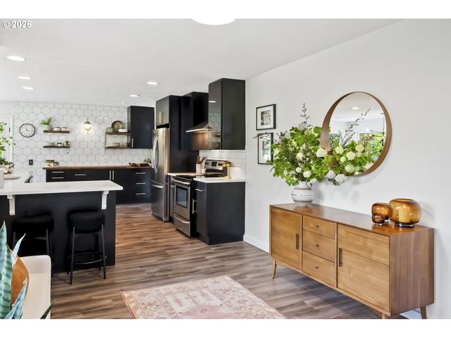 4000 Se ALDERCREST Rd, Milwaukie, OR 97222