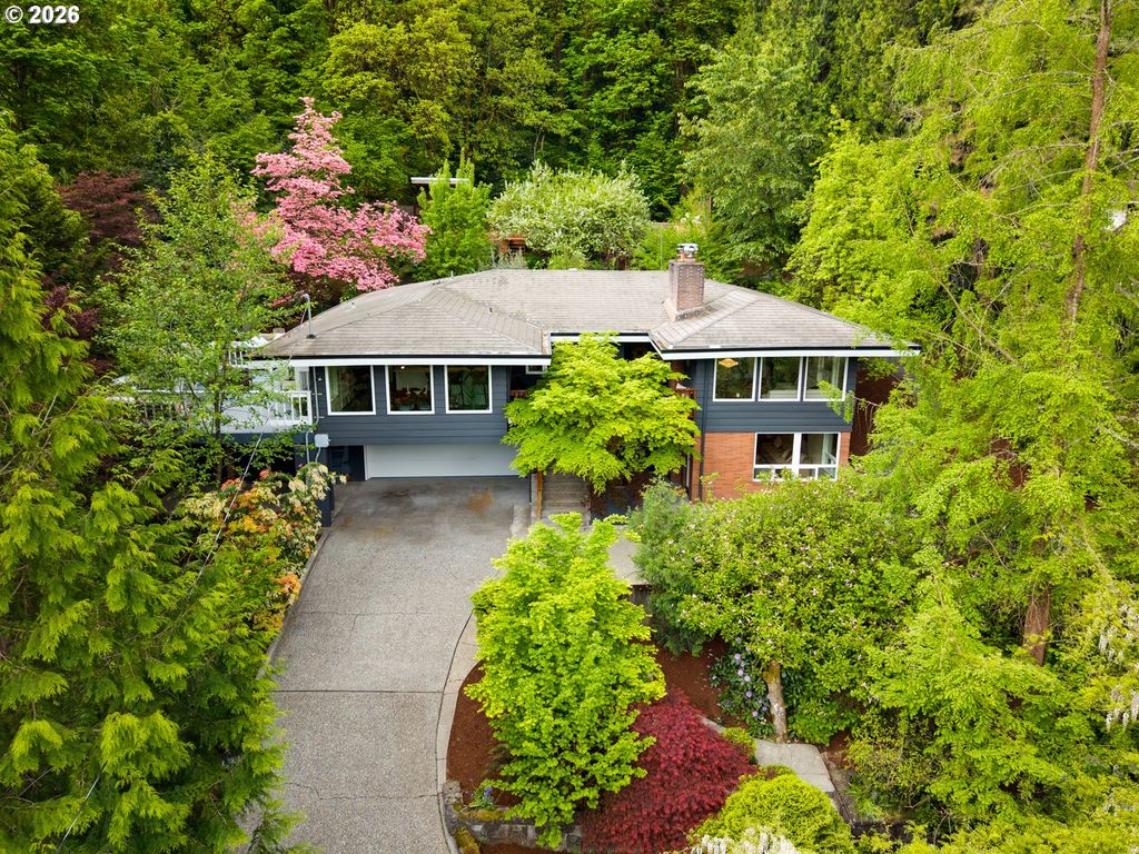 4000 Se ALDERCREST Rd, Milwaukie, OR 97222