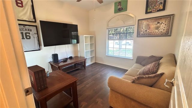 3829 Greystone Dr, Corpus Christi, TX 78414