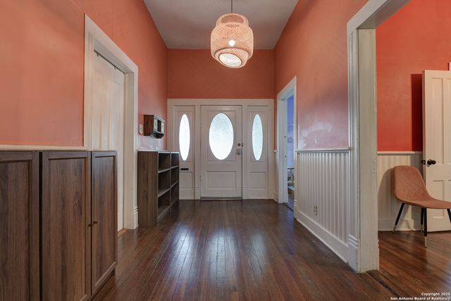 529 Mason St, San Antonio, TX 78208