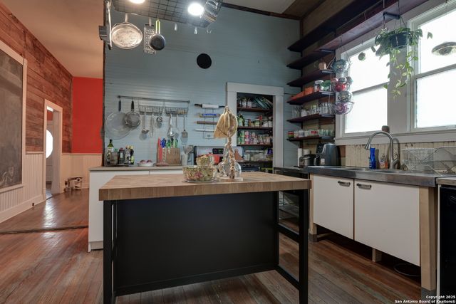 529 Mason St, San Antonio, TX 78208