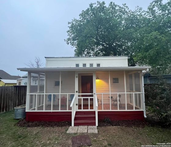 529 Mason St, San Antonio, TX 78208