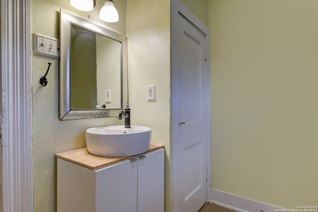 529 Mason St, San Antonio, TX 78208