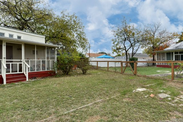 529 Mason St, San Antonio, TX 78208