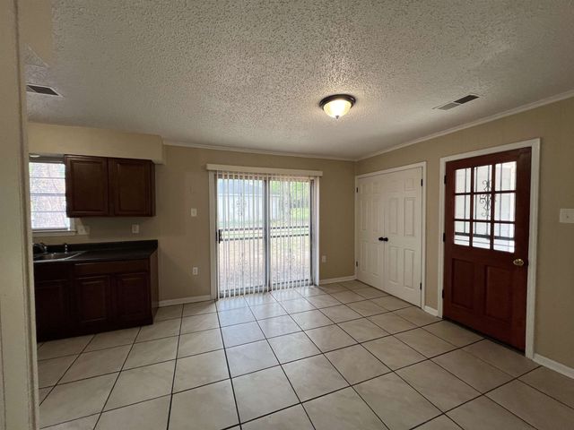 5170 BROKEN OAK DR, Memphis, TN 38127