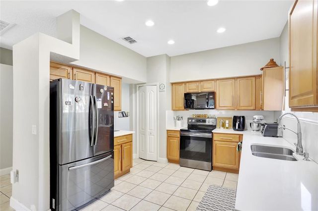 2524 DOVER GLEN CIRCLE, Orlando, FL 32828