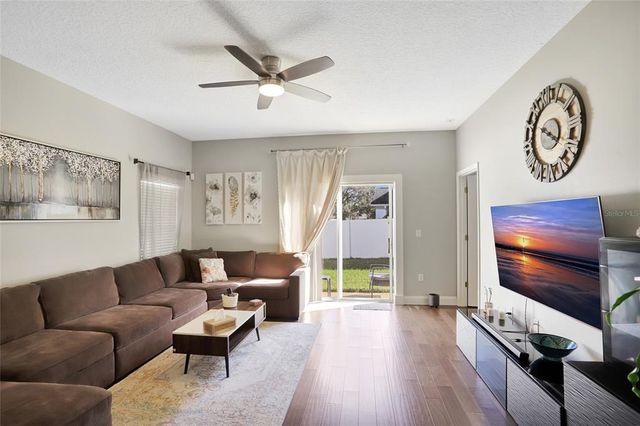 2524 DOVER GLEN CIRCLE, Orlando, FL 32828