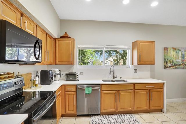 2524 DOVER GLEN CIRCLE, Orlando, FL 32828