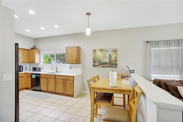 2524 DOVER GLEN CIRCLE, Orlando, FL 32828