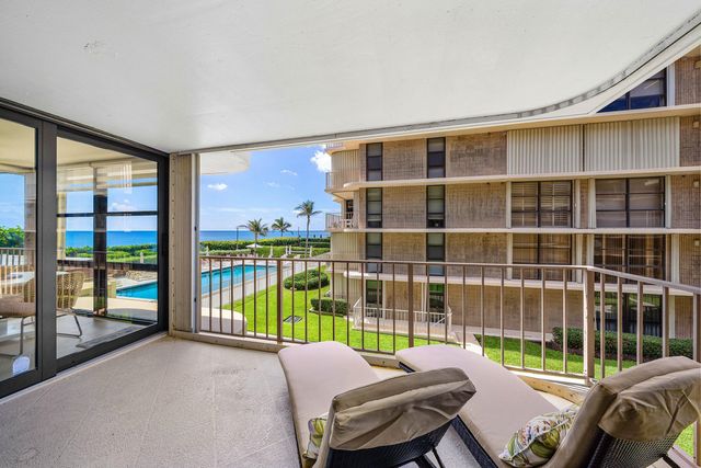 3200 S Ocean Boulevard 203, Palm Beach, FL 33480