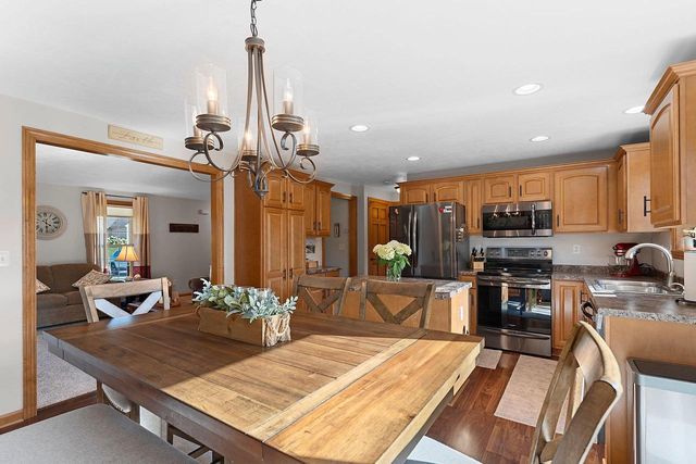 3994 THREE PENNY COURT, De Pere, WI 54115