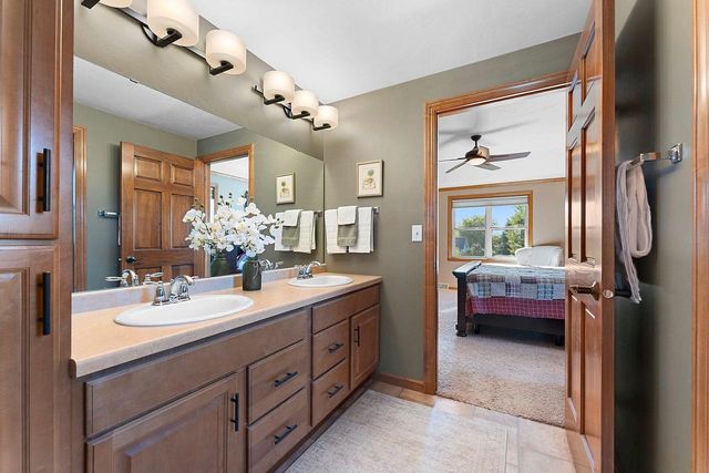 3994 THREE PENNY COURT, De Pere, WI 54115